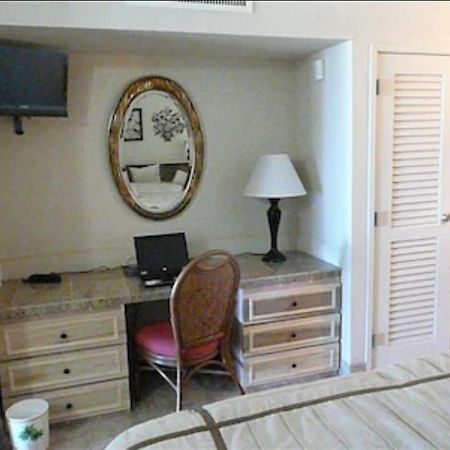 Luxury Beachfront - One Step To Sapphire Beach East End  外观 照片