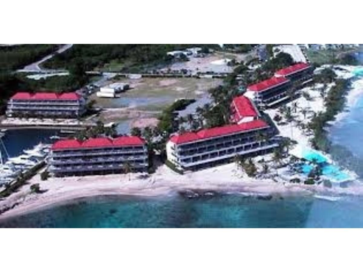 Luxury Beachfront - One Step To Sapphire Beach East End  外观 照片