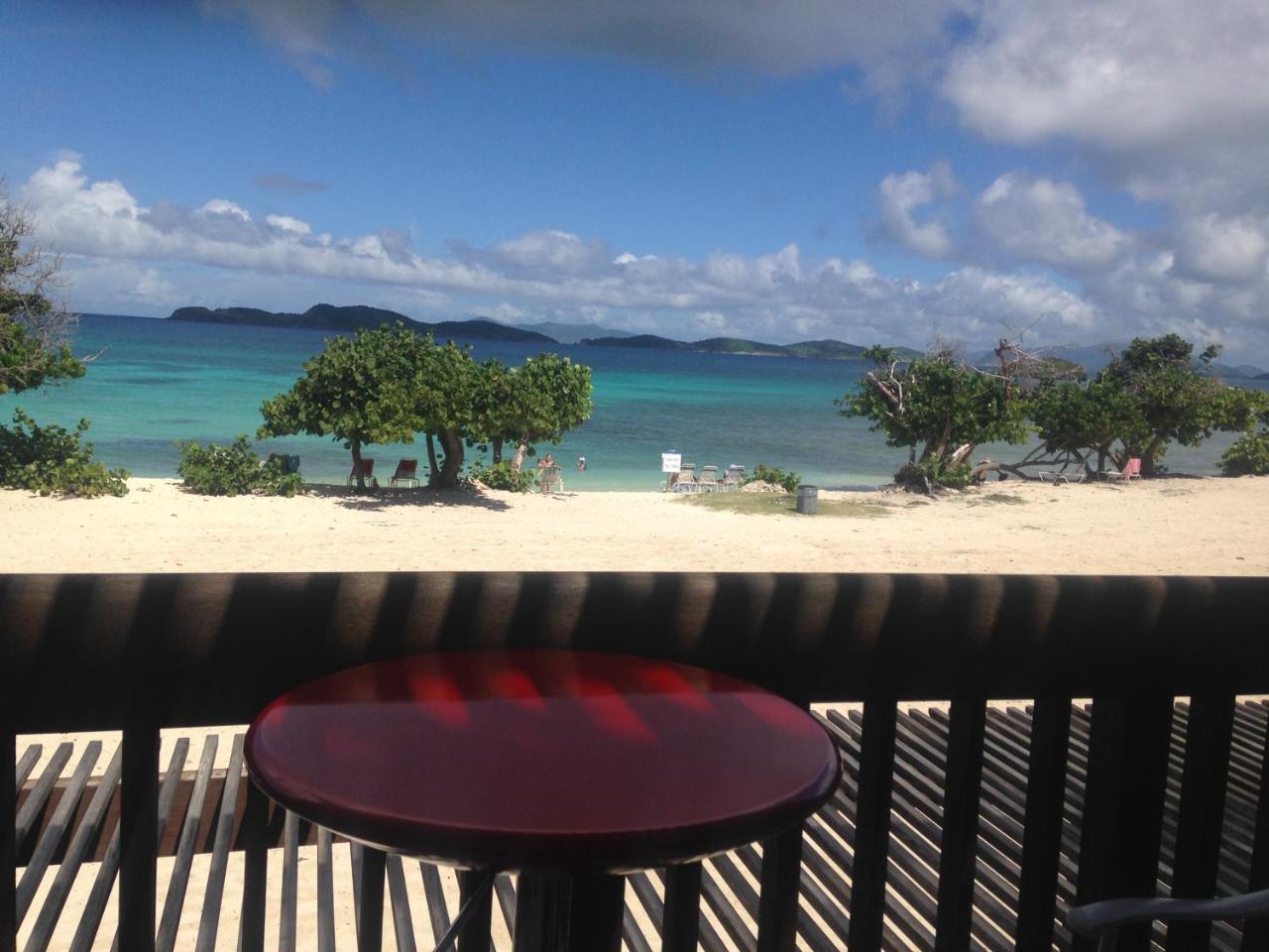Luxury Beachfront - One Step To Sapphire Beach East End  外观 照片